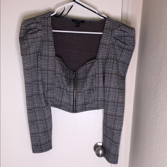 Plaid top 💚 - Picture 2 of 5